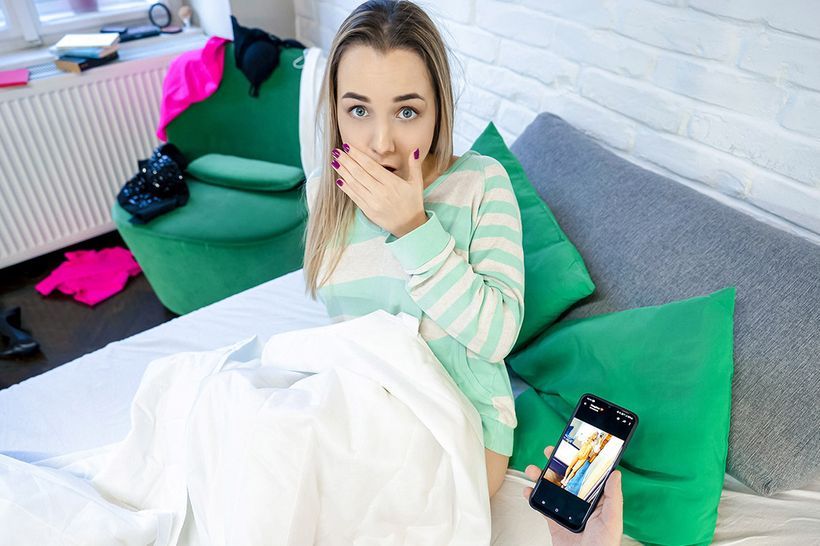 DadCrush.Mona.Blue.Selfie.Schlick