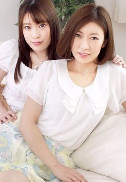 エッチの息がぴったりな美人母娘