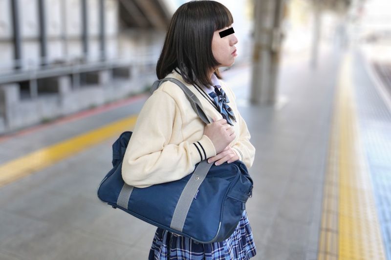 狙われた食べごろ制服娘�