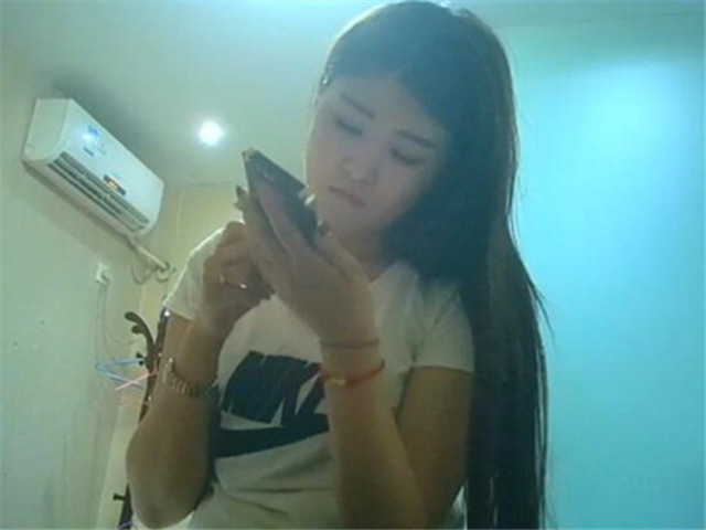 开学季仁哥KTV约到东北大美妞�