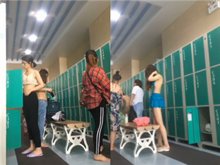 女主播偷偷潛入更衣室�