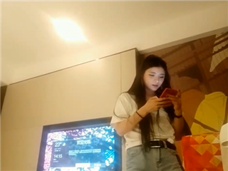 王老吉-微信约173CM漂亮牛仔短裤美女酒店啪啪�