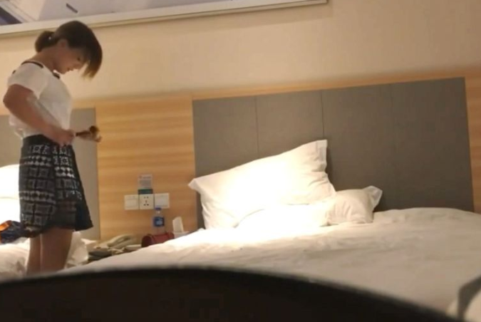 约操电信公司上班的美女营业员�