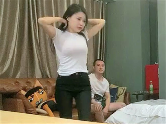 高价网约外围身高160活泼小美女洋洋服务上流�