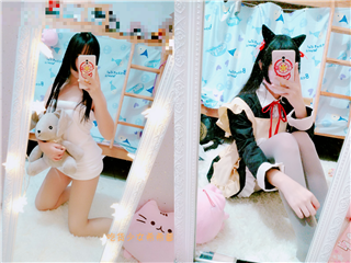 吃货少女希希酱国产自拍福利�