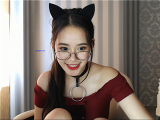 cb站长的像阿拉蕾的超级可爱萌妹子特别爱跳舞�