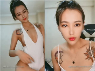 魔鬼身材极品女神车模-帝妃�