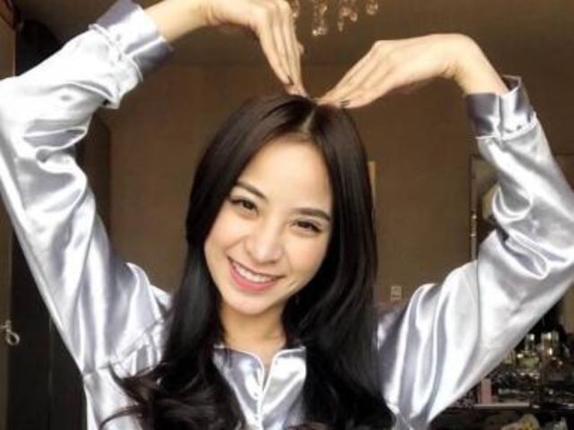 选美亚洲区亚军菲尼卡 完美身材还露脸�