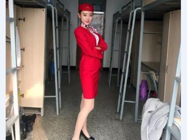 疑似东航空姐小雨性爱不雅视频