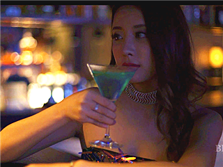 果哥-秀人网女神筱慧酒吧被捡尸�