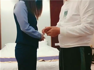 剧情演绎金钱诱惑勾引饭店人员开房�