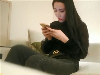 老哥探花-颜值不错的美女一起浴室洗澡�