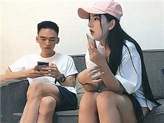午夜寻花粉色鸭舌帽衬衣纹身妹子�
