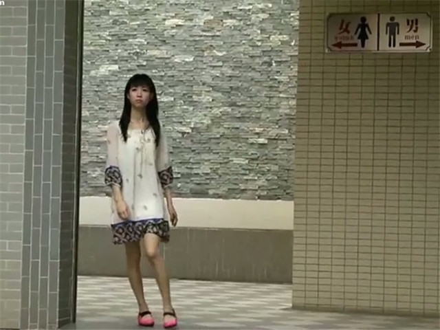 【TP】尾随TP女厕所系列，各路货色的女人和女孩！�