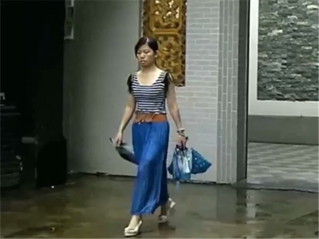 【TP】尾随TP女厕所系列，各路货色的女人和女孩！