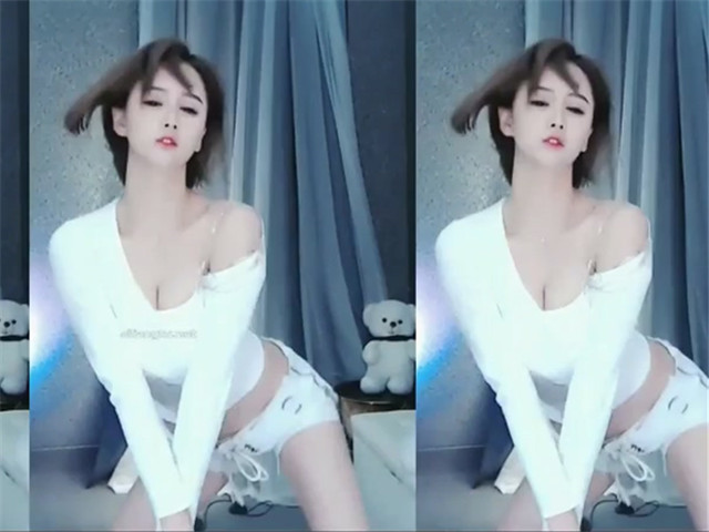 【虎牙主播】高颜值完美身材【中国蓝-月月王】妩媚舞蹈
