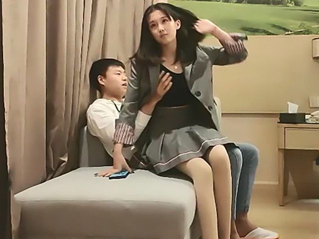 甜美校园风温柔苗条娇嫩00后 品质保证人气爆棚�