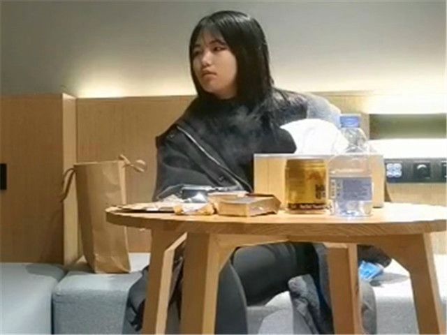黄先生代班，约操清纯小萝莉，大胸粉穴，白嫩乖巧，疯狂蹂躏�