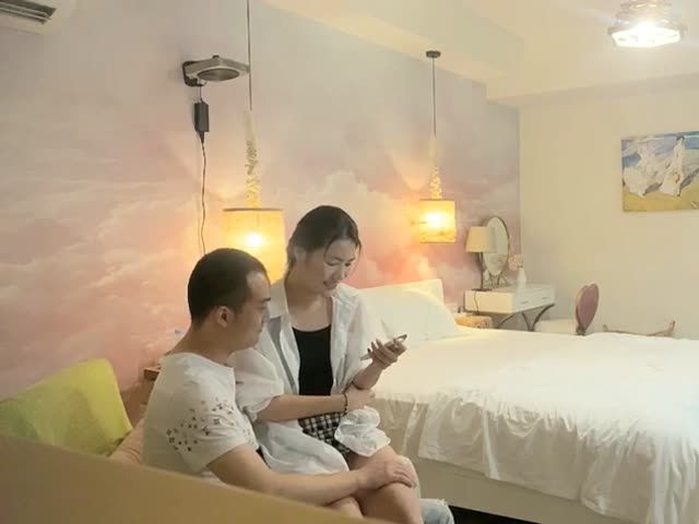 做二手车生意小老板网约青春气息十足迷你裙帆布鞋美女�