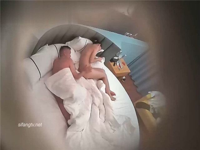 09/25精选 360圆床蓝墙主题-魅力大叔直接对嫩妹输出