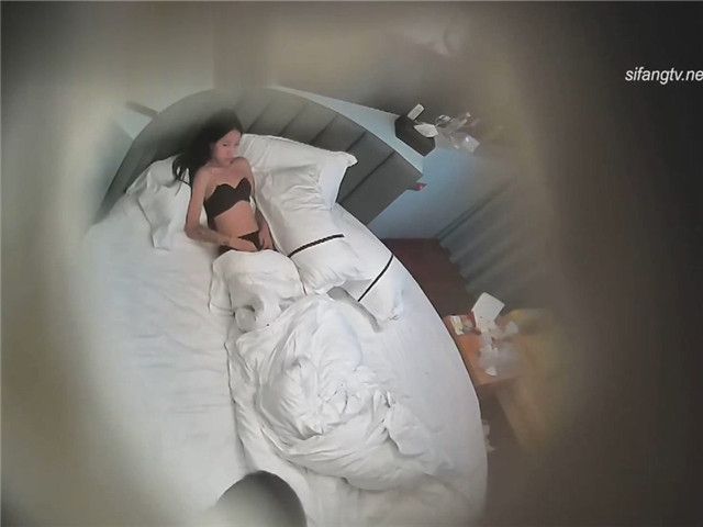 09/28精选 360圆床蓝墙主题-优质票亮纹身妹子，光看身材直接硬挺
