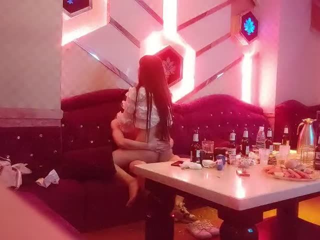 歌厅约啪开拓者-歌厅探花-激情首战告捷