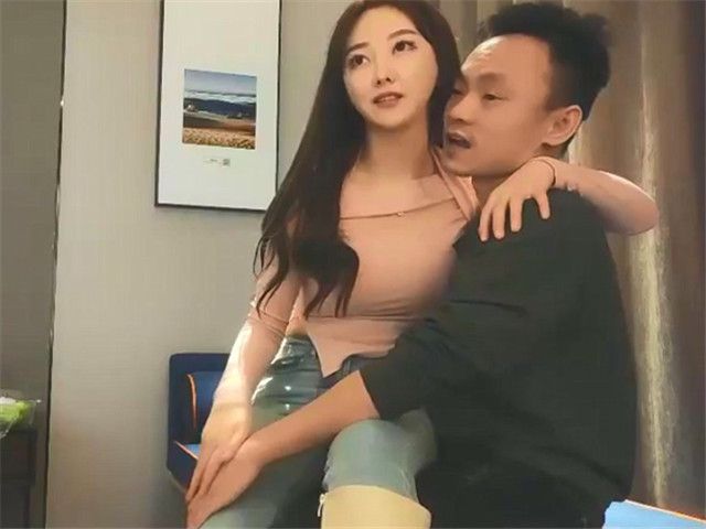 步宾探花今晚约了个高颜值好身材牛仔裤大奶妹啪啪�