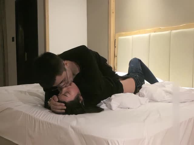 卖酒女神 【白嫖探花】第一场酒醉后啪啪�