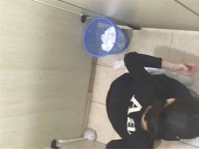 大神潜入培训中心女厕偷拍