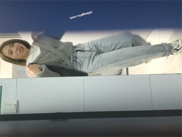 商场女厕前景后景偷拍