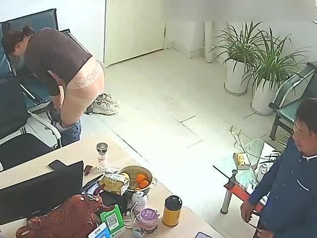 黑客破解网络摄像头监控偷拍�