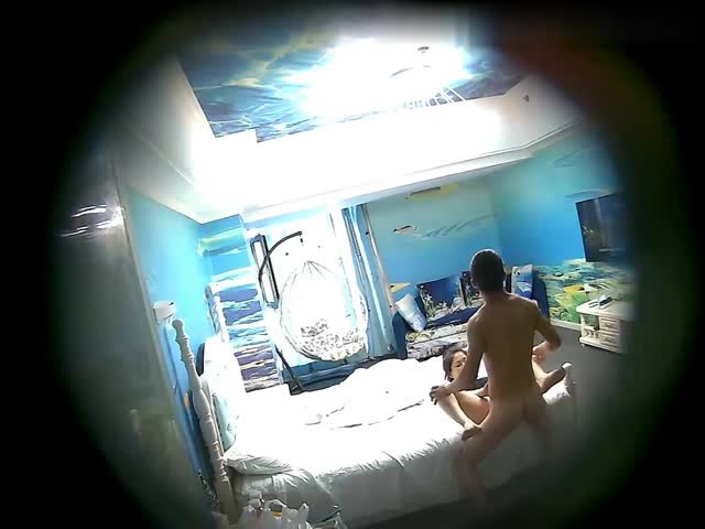 最近很热的情趣酒店海洋套房摄像头偷拍