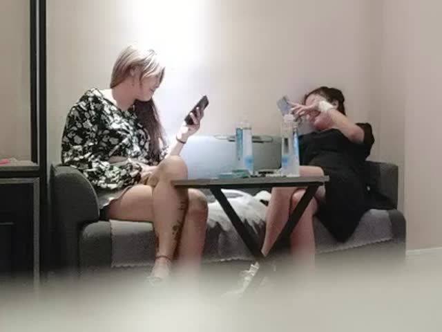 牛屌丶寻花约两嫩妹闺蜜走后开操�