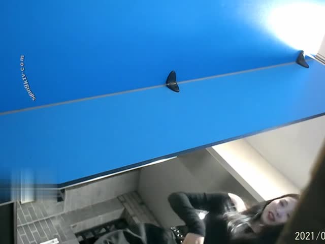 极品全景厕拍（靓妹馒头一线天）