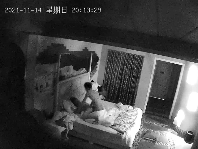 成都酒店摄像头泄密  购物后酒店休息狂欢 美女身材丰腴