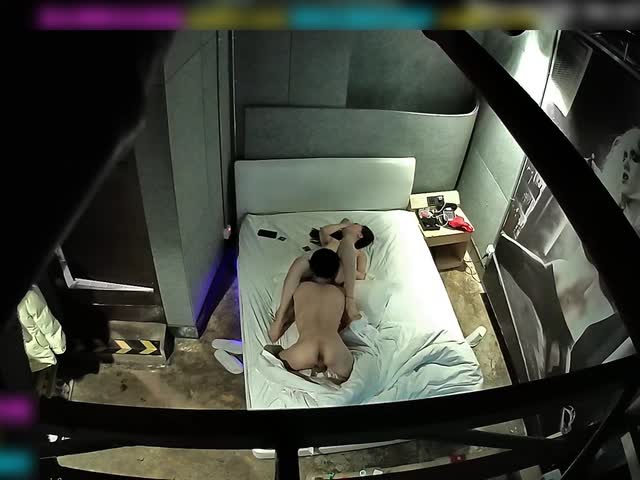 黑客监控偷拍 大學生情侣深夜开房