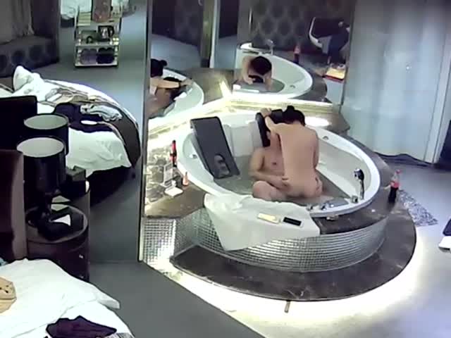 精品酒店l偷拍系列❤360❤粉红浴缸