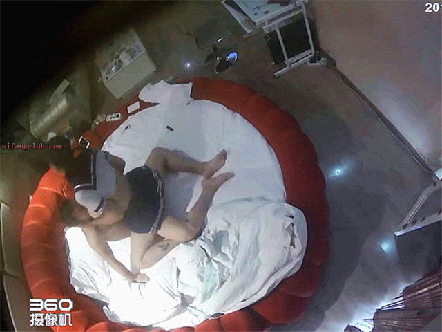 360偷拍到地方大哥带新女人去开房 千万不能被嫂子看到呀