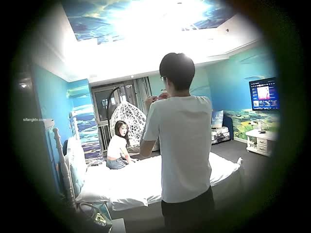 男友喜欢性虐,头戴内裤,掐脖子,扇耳光�