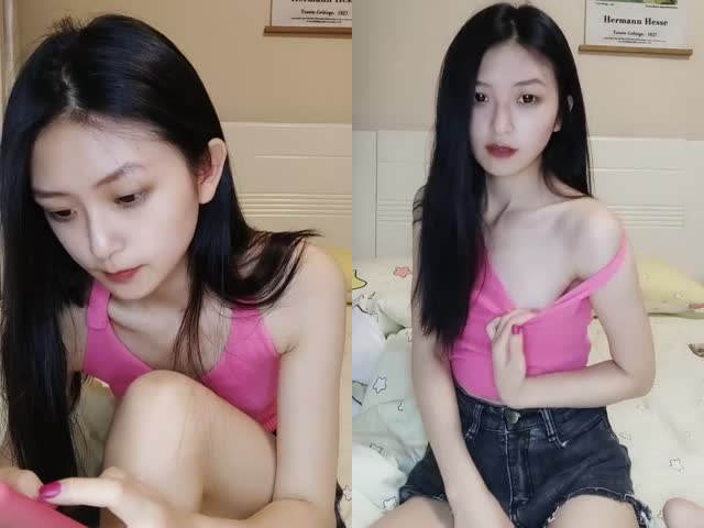 粉色背心贫乳气质美女和炮友激情啪啪�