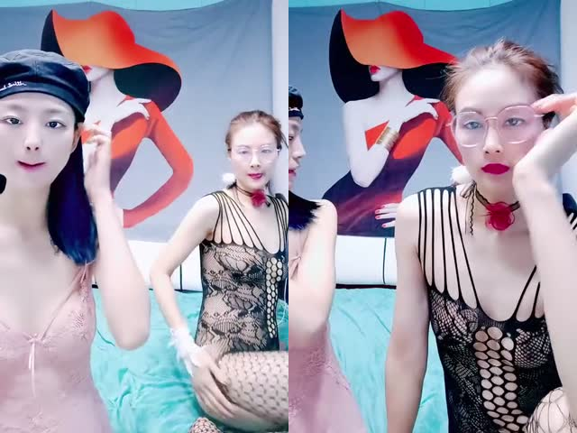 妈妈调教女儿全程露脸大秀�