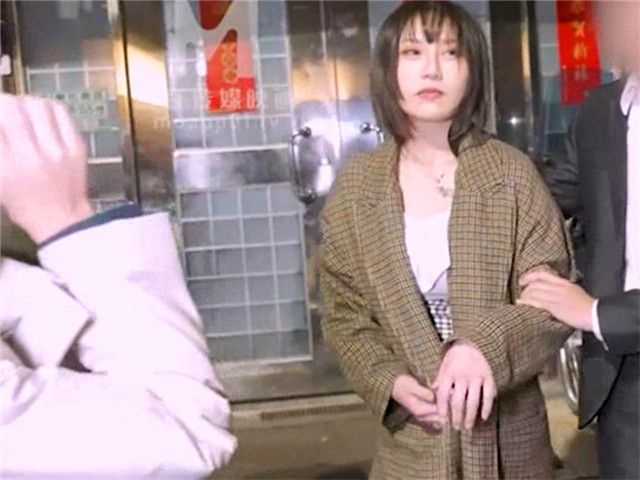 皇家华人联合出品-同学会背叛女友�