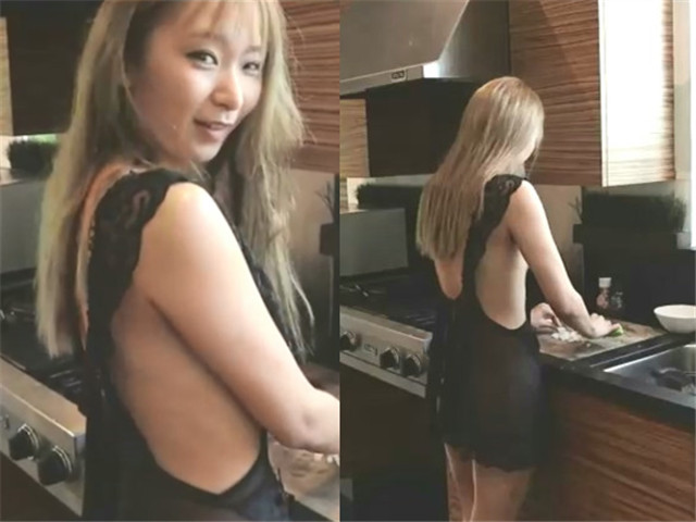 厨房猛插正做饭的骚货女友 �