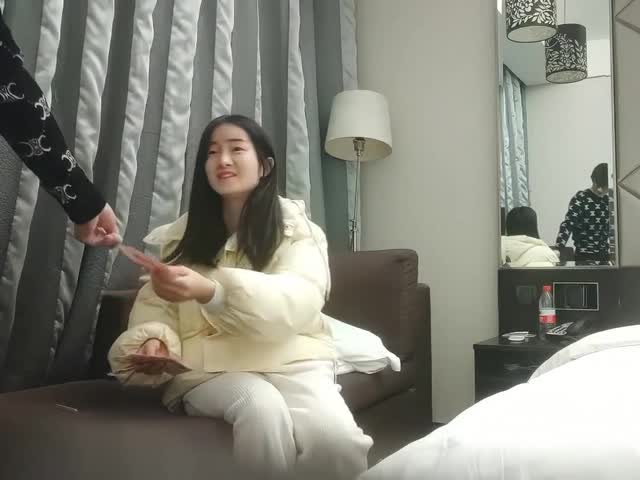 《用利抽插》丰乳肥臀骚货�
