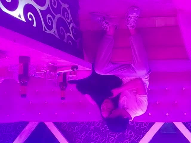【歌厅探花】ktv叫俩妹子来happy一下