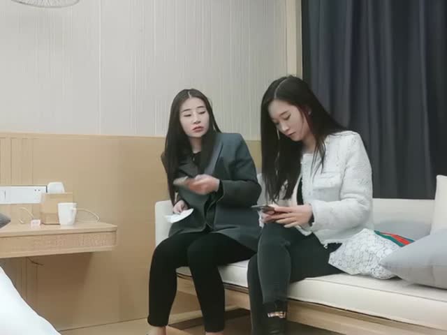 【难得一见---极品女神双飞】�
