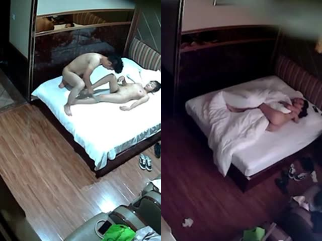 少妇穿着白丝六九舔逼做爱 