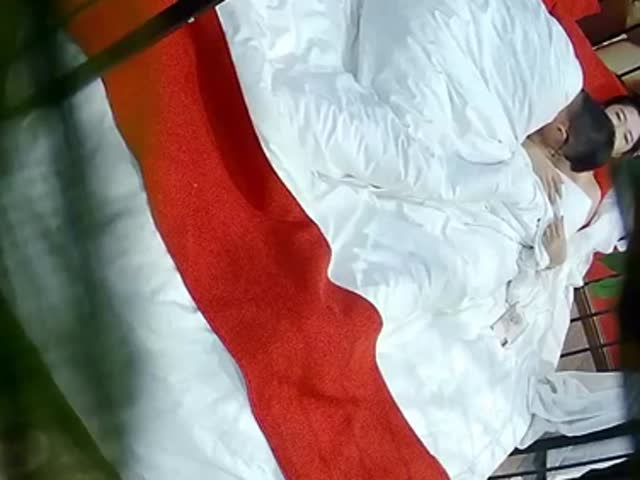 身材不错的美乳学妹草逼 