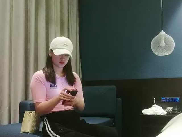 约大长腿 C罩杯小少妇 ,深夜来相会�