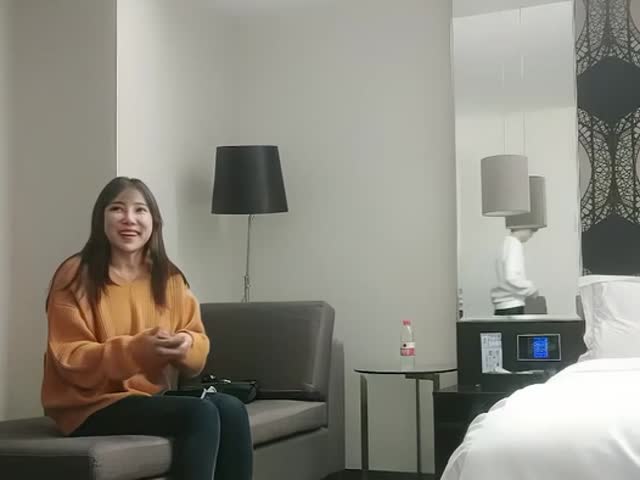 半夜约操温婉可人极品车模,长相甜美,花式啪啪�